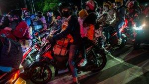 potret-sejumlah-pemudik-yang-melintas-di-jalur-arteri-di-kabupaten-serang.jpg