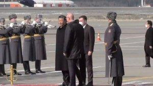 presiden-china-xi-jinping-di-bandara-moskow-rusia.jpg