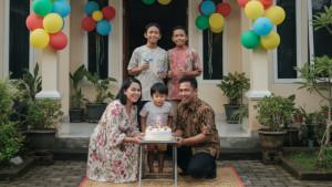 prompt-gemini-ai-foto-ulang-tahun-keluarga.jpg