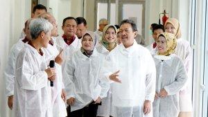 ratu-tatu-dan-menteri-kelautan.jpg