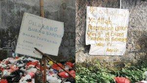 sampah-pinggir-jalan-di-tangsel.jpg