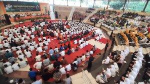 suasana-dzikir-dan-sholawat-dalam-acara-istigosah-kubro-satu-abad-nu-di-kp3b.jpg