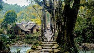 susana-jembatan-di-kampung-gajebo-baduy-luar.jpg