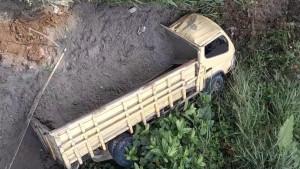 truk-muatan-pasir-di-Kelurahan-Sam.jpg