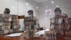 uang-milik-seorang-kakek-sarneli-kini-ditukarkan-ke-kantor-bi-banten.jpg
