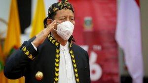 wahidin-halim-upacara-hut-ri-mengenakan-pakaian-adat.jpg