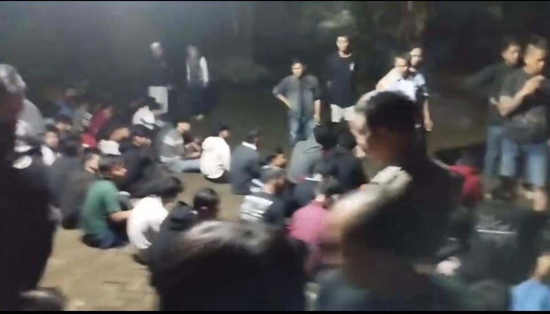 54 Remaja di Serpong Diamankan Polisi saat Nongkrong Dini Hari Bawa Sajam