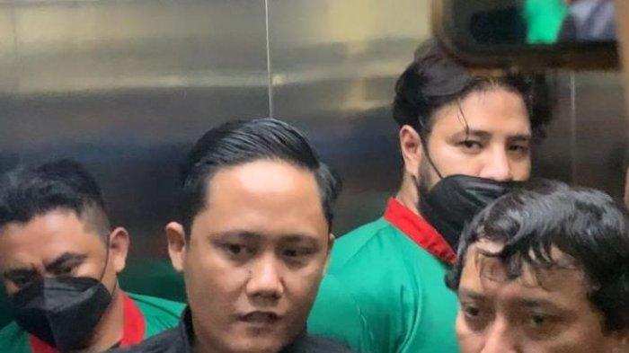 Ammar-Zoni-ketika-dihadirkan-dalam-rilis-kasus-narkoba-di-Polres-Metro-Jakarta-Barat.jpg