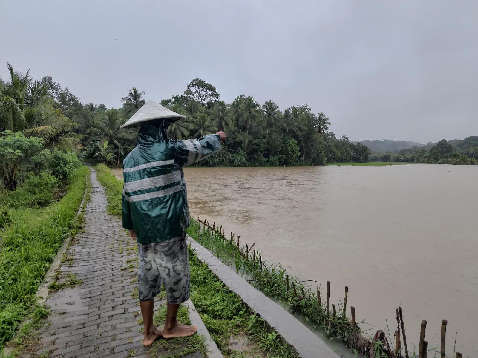 Banjir-sawah-yang-melanda-sejumlah-gsd.jpg