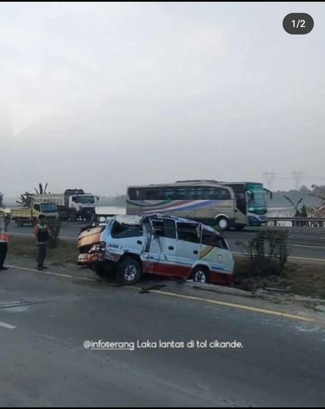 Foto-kecelakaan-di-Tol-Tangerang-Merak-4-September-2023.jpg
