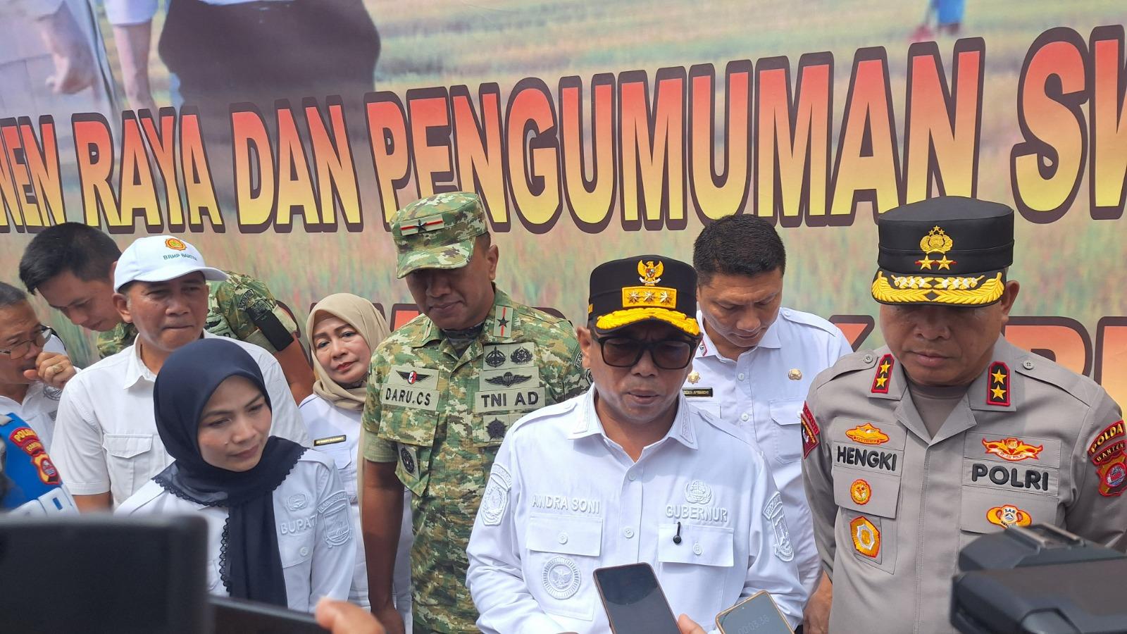 Gubernur-Banten-Andra-Soni-ditemani-Kapolda-sdf.jpg