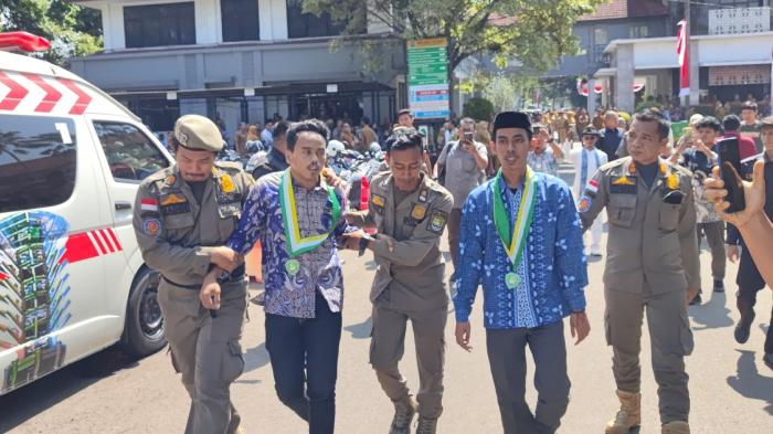 Aksi Mahasiswa Warnai Riung Mungpulung HUT ke-27 Cilegon, Soroti Krisis Beasiswa dan Pengangguran