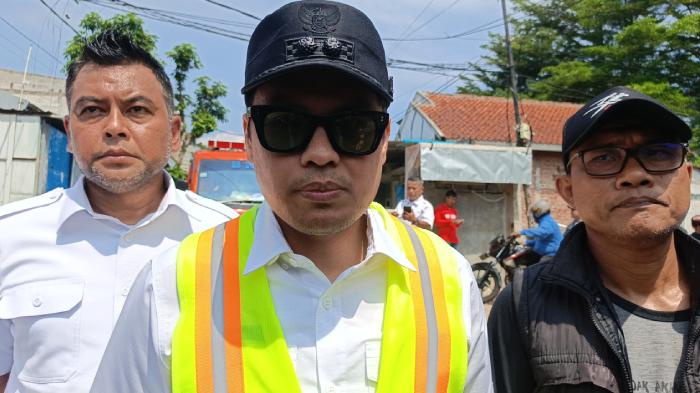 PILAR-SAGA-TOPI-HITAM.jpg