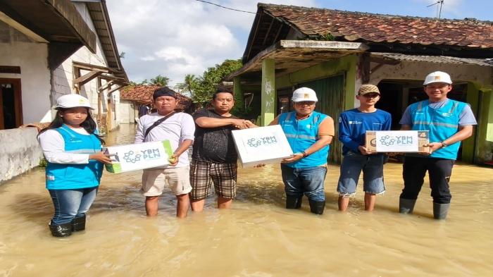 PLN-Cikupa-Bantu-Banjir-tangerang.jpg