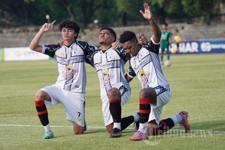 Pemain-Persipura-Liga-2-adas.jpg