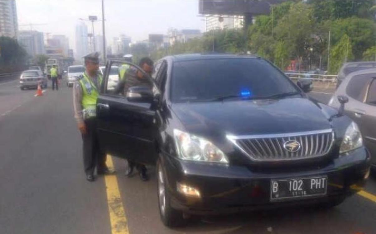 Setelah Diprotes Warga, Penggunaan Sirene dan Rotator Non Priotitas di Jalan Raya Dibekukan Polisi