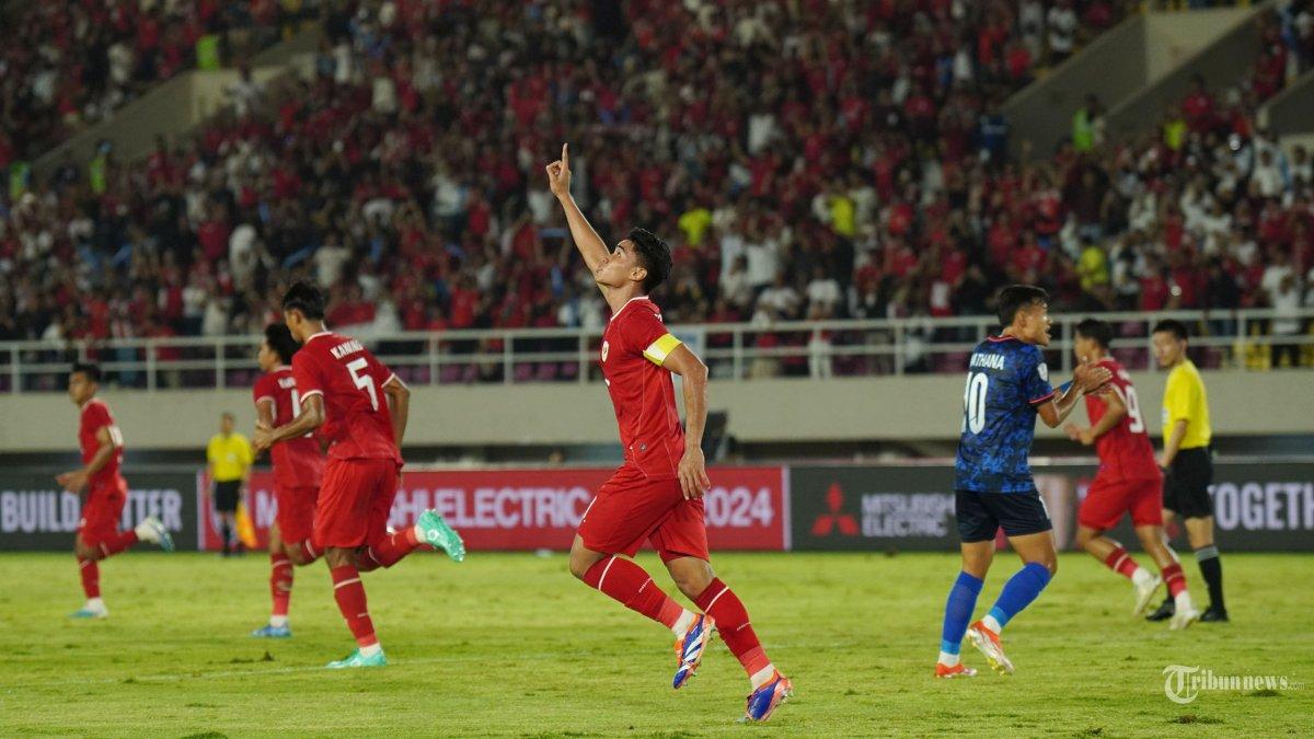 Timnas Indonesia Diperkuat Alex Pastoor dan Denny Landzaat, Ini Rekam Jejak Mereka