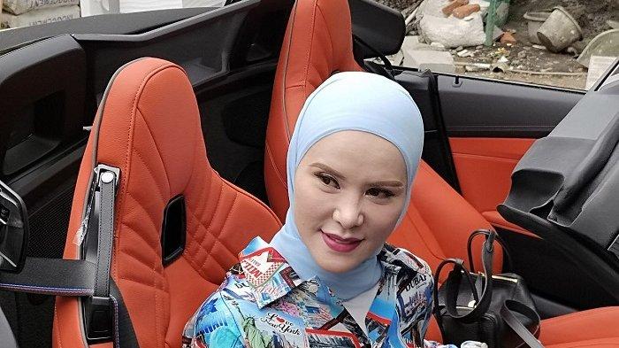 Pilih Hewan Kurban Berkualitas Tinggi Bebas PMK, Angel Lelga Kurban 2 Ekor Sapi untuk Idul Adha