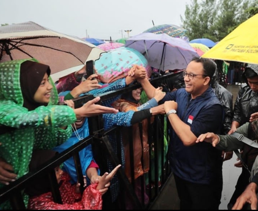 anies-baswedan-saat-menyapa-masyarakat-senin-2312023.jpg
