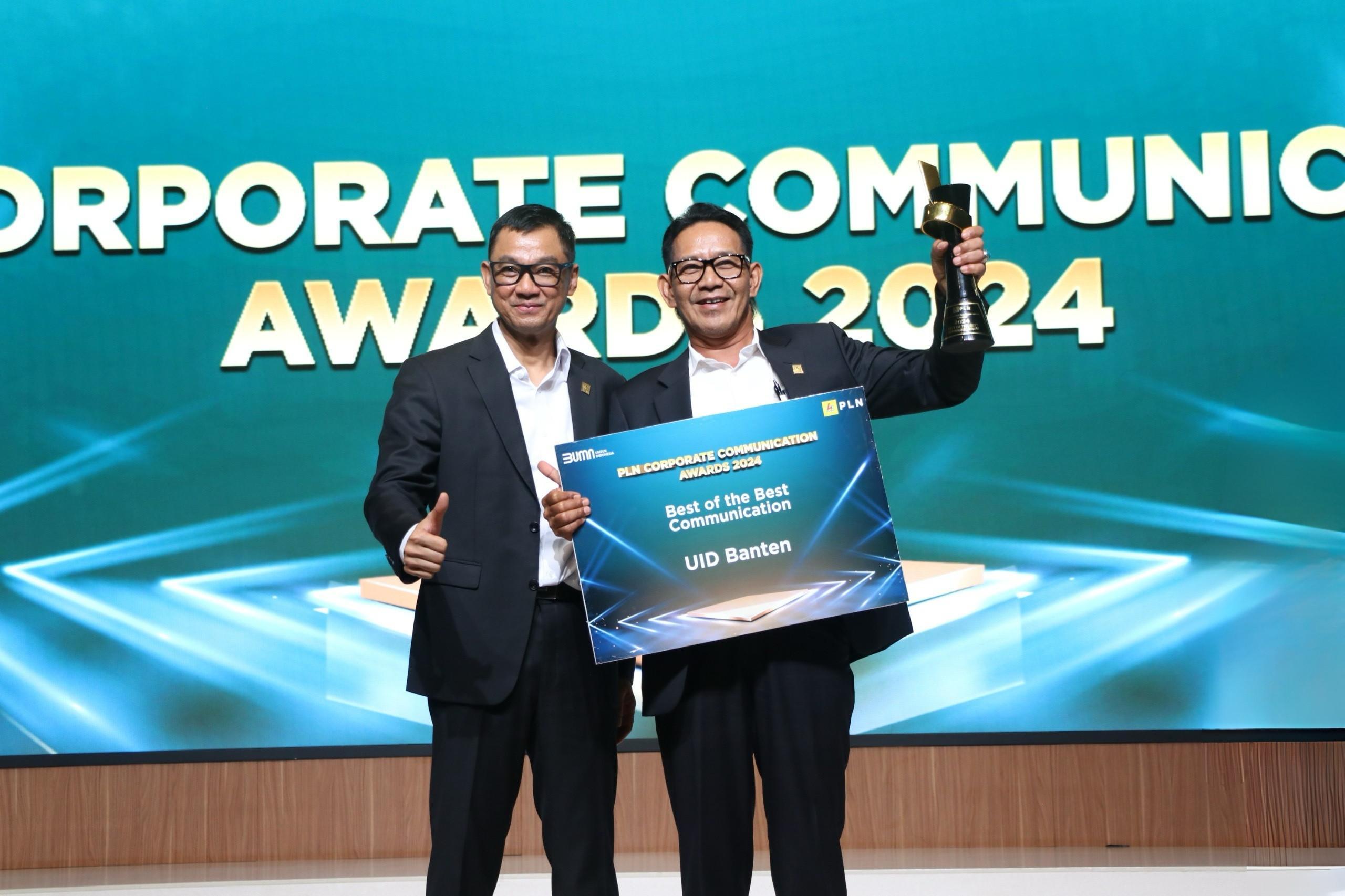 Mashinada eng gozal ayol bilan jinsiy aloqa