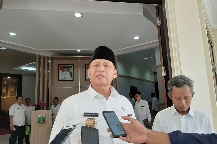 gubernur-banten-wahidin-halim-di-kantor-pemprov-banten.jpg