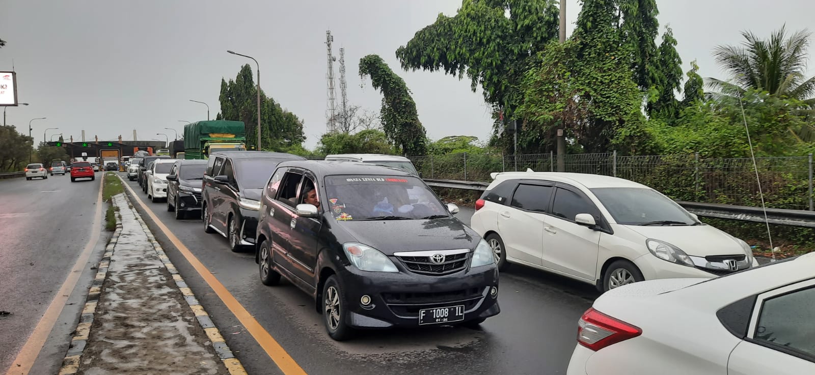 Situasi Terkini Arus Mudik 2022 di Pelabuhan Merak: Gerbang Tol Merak Macet 3 Km