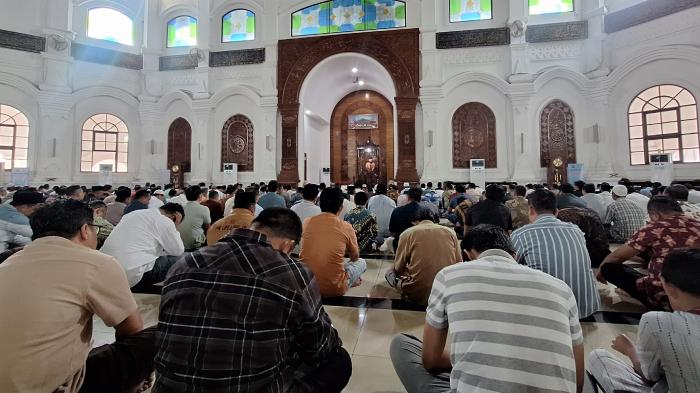 Khotib Salat Jumat Masjid Raya Al-Bantani, Ajak Jemaah Bersiap Songsong Bulan Ramadhan 1447 H/2026
