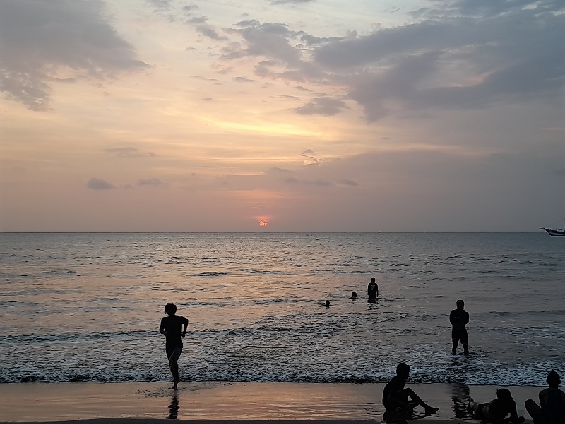 pantai-carita-tempat-wisata-di-banten-i.jpg