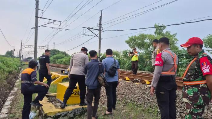 pencurian-kabel-kereta.jpg