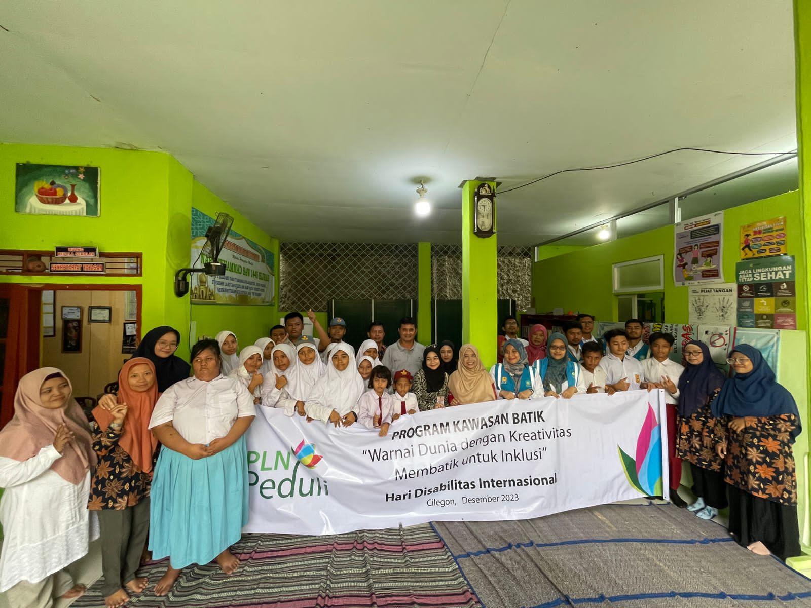 PLN UID Gelar Pelatihan Menjahit dan Membatik Siswa Berkebutuhan Khusus di Kota Cilegon