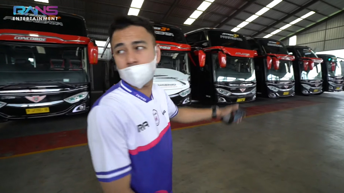 Begini Penampakan Bus Mewah Squad Rans Cilegon FC yang Harganya Miliaran, Bak Jet Pribadi !