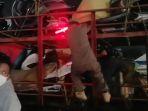 10-pemudik-yang-sembunyi-di-truk-pengangkut-sepeda-motor-baru-terjaring-operasi-larangan-mudik-3.jpg