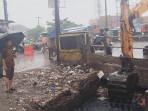 BANJIR-PASAR-RAU-SERANG.jpg
