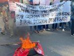 Bakar-bendera-PDIP.jpg