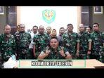 Dandim-0623-Cilegon-Letnan-Kolonel-Infanteri-Ari-Widyo-bersama-prajurit.jpg