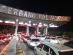 Gerbang-tol-merak-antrean-kendaraan-mudik.jpg
