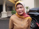 Kepala-Dinas-Kesehatan-Provinsi-Banten-Ati-Pramudji-Hastuti-h.jpg