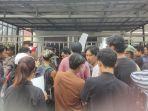 Mahasiswa-Demo-KPU-Kota-Serang.jpg