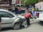 Mobil-yang-terlibat-kecelakaan-adu-banteng-Jumat-3132023.jpg