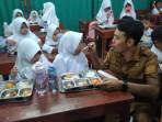 Wakil Wali Kota Serang Agis Cicipi Menu MBG, Pastikan Kualitas Gizi dan Rasa Makanan
