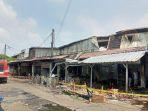 Penampakan-sisa-sisa-kios-yang-terbakar-di-Pasar-Sentiong-Balaraja.jpg