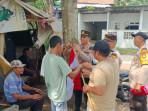 Polsek-Cisauk-membagikan-50-bendera-merah-putih.jpg