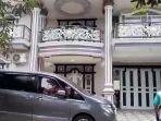 Rumah-mewah-yang-berlokasi-di-perumahan-Perum-Purna-Bhakti-Kota-Serang-digerebek.jpg