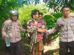 Sawal-tersangka-pembunuhan-tengah-diamankan-aparat-Polres-Lombok-Tengah.jpg