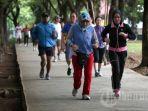Sejumlah-warga-joging-di-lapangan-karebosi-makassar.jpg