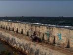Tanggul-laut-giant-sea-wall.jpg