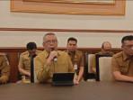 Wali-Kota-Tangsel-Benyamin-Davnie-Pilar-konferensi-pers.jpg