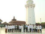Ziarah-ke-makam-Sultan-Maulana-Hasanudin-di-Komplek-Masjid-Agung-Kesultanan-Banten.jpg