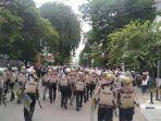 aparat-yang-sedang-mengamankan-aksi-demo.jpg