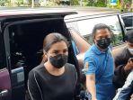 ashanty-menyambangi-polda-metro-jaya-jakarta-selatan-jumat-422022.jpg